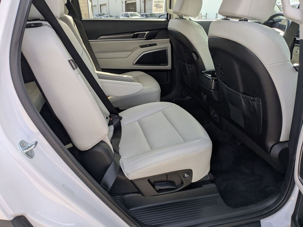 Thumbnail: 2025 Kia Telluride - 30