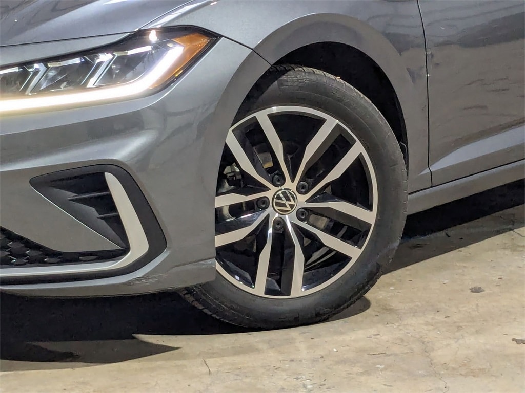 Thumbnail: 2025 Volkswagen Jetta - 32