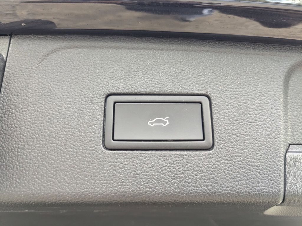 Thumbnail: 2025 Volkswagen Atlas - 28