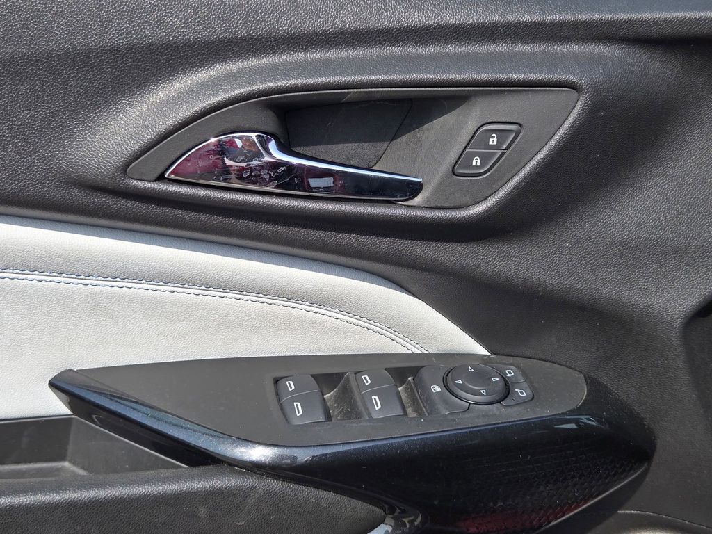 Thumbnail: 2025 Chevrolet Trax - 13