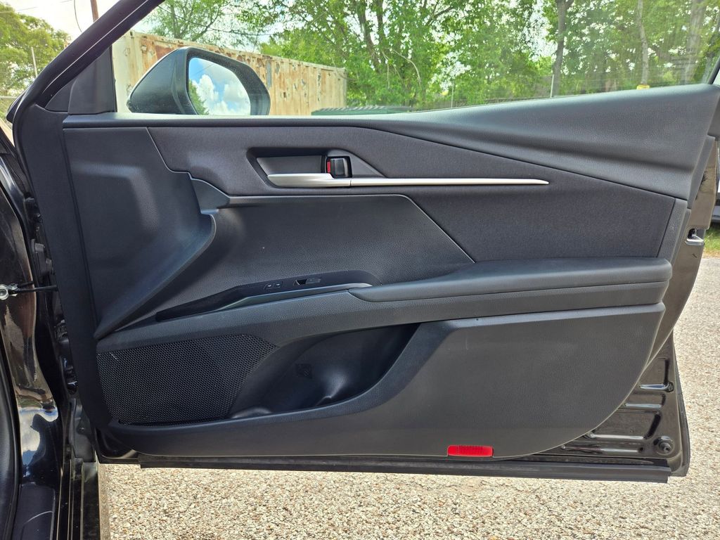 Thumbnail: 2025 Toyota Camry - 27