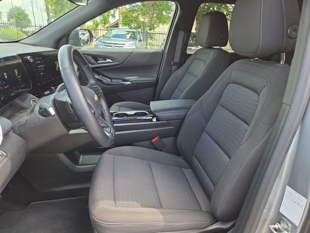 Thumbnail: 2025 Chevrolet Equinox - 25