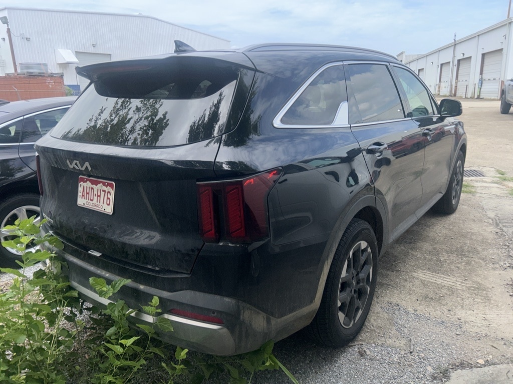 Thumbnail: 2024 Kia Sorento - 4