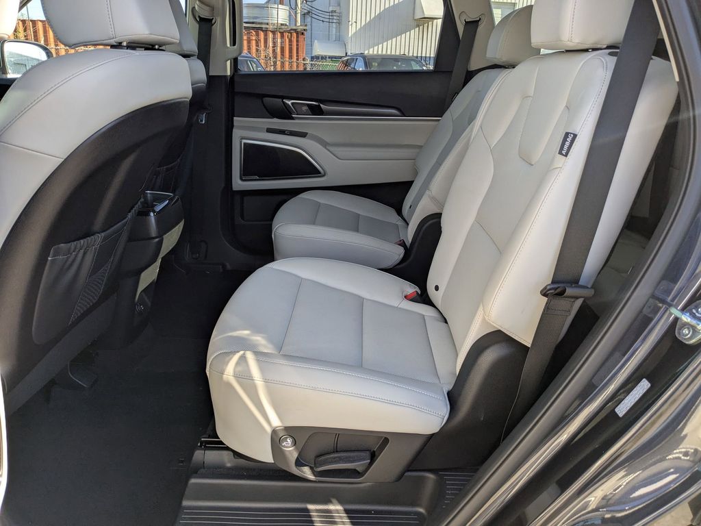 Thumbnail: 2025 Kia Telluride - 24