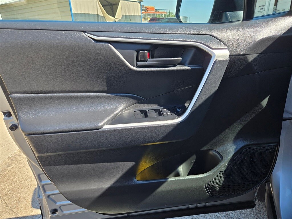 Thumbnail: 2025 Toyota RAV4 - 10