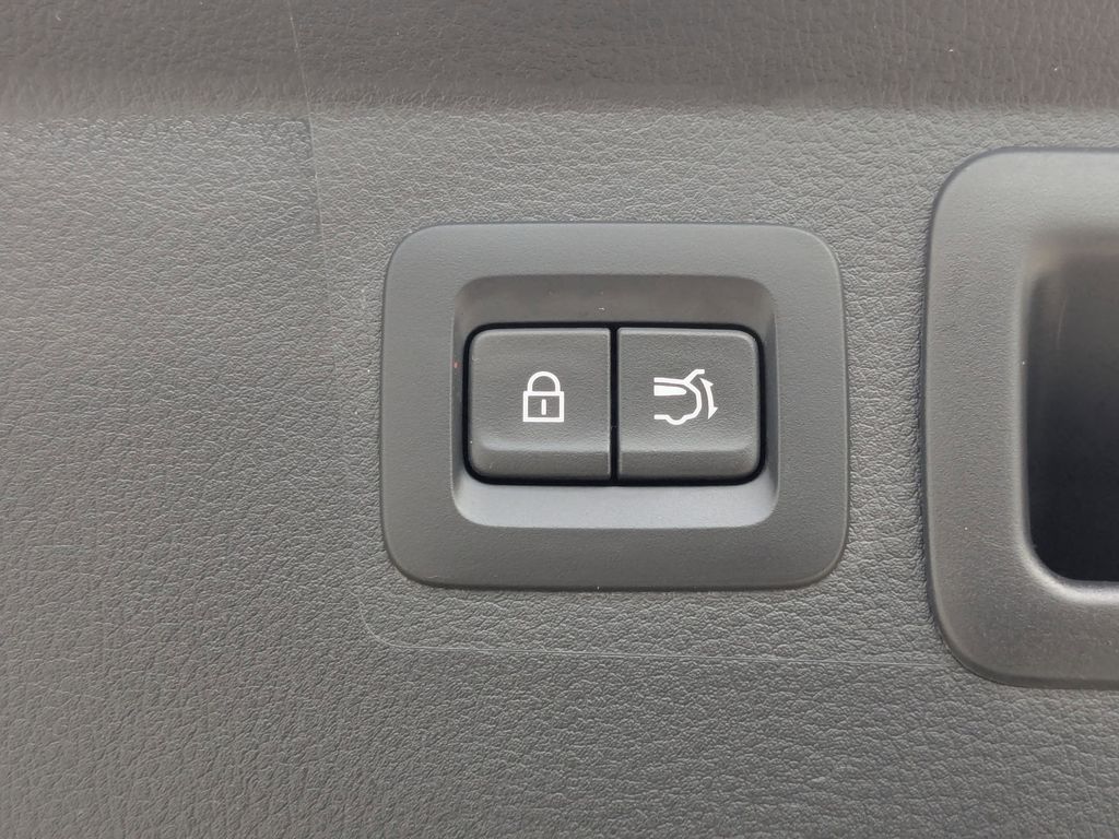 Thumbnail: 2025 Mazda CX-50 - 30