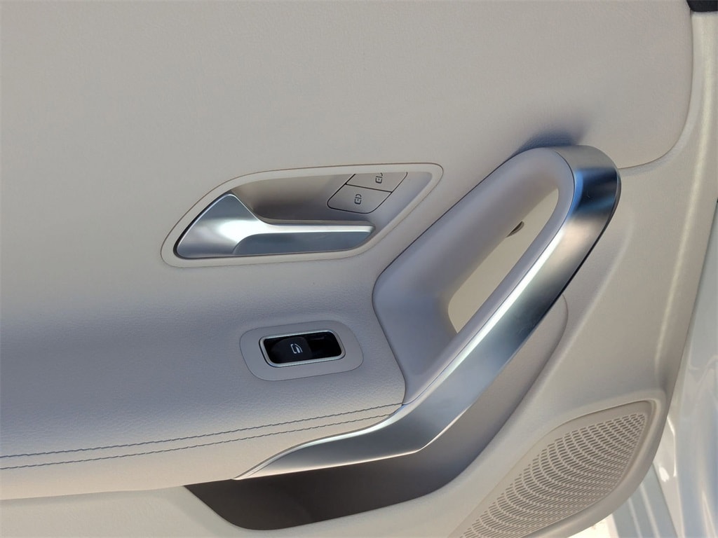 Thumbnail: 2025 Mercedes-Benz CLA - 25