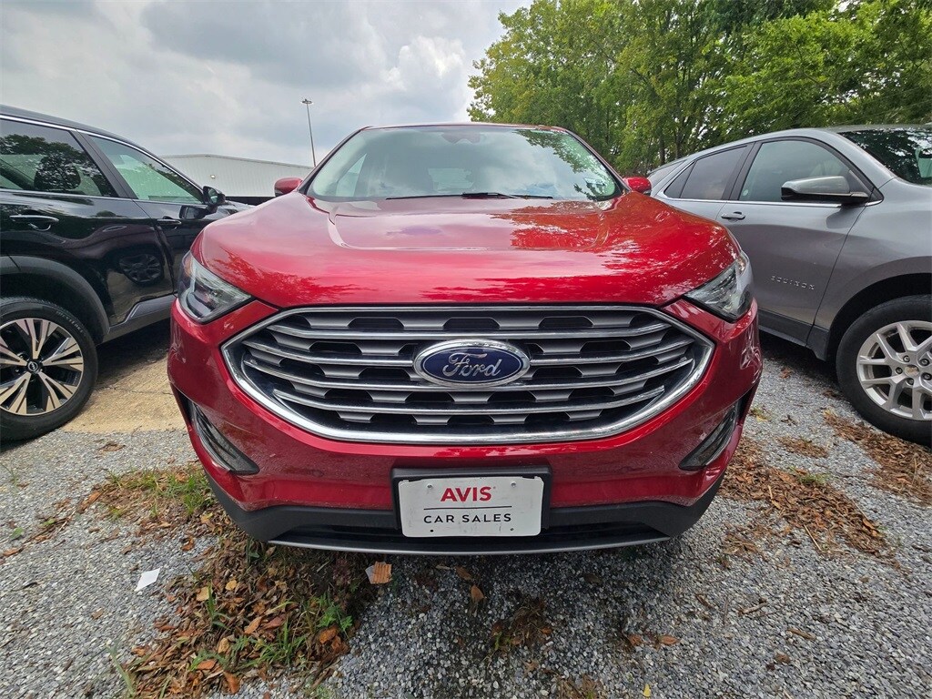 2024 Ford Edge Titanium photo 2