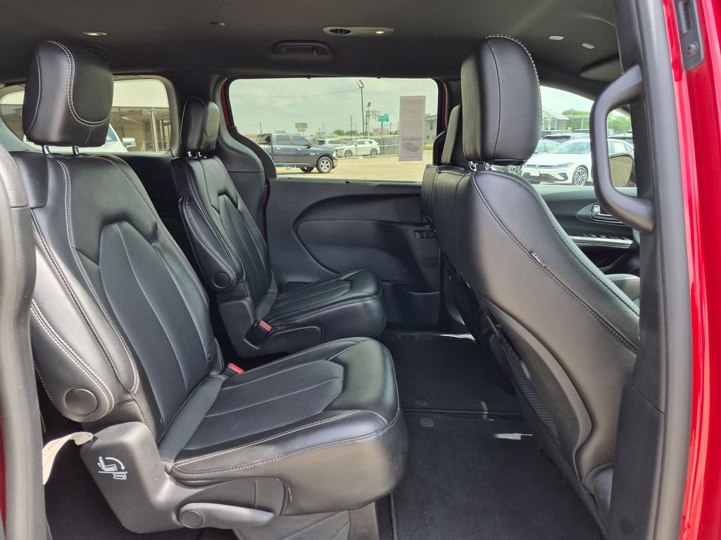 Thumbnail: 2025 Chrysler Pacifica - 27