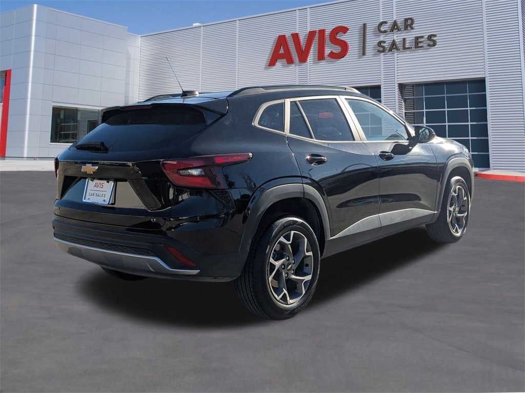 Thumbnail: 2025 Chevrolet Trax - 6