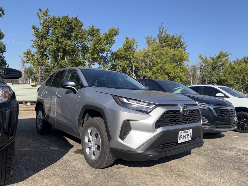 Thumbnail: 2025 Toyota RAV4 - 3