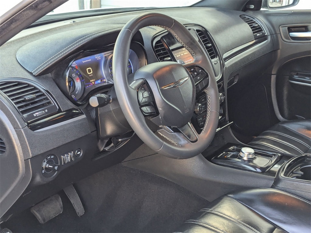 Thumbnail: 2023 Chrysler 300 - 14