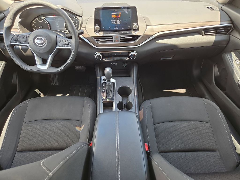 Thumbnail: 2025 Nissan Altima - 25