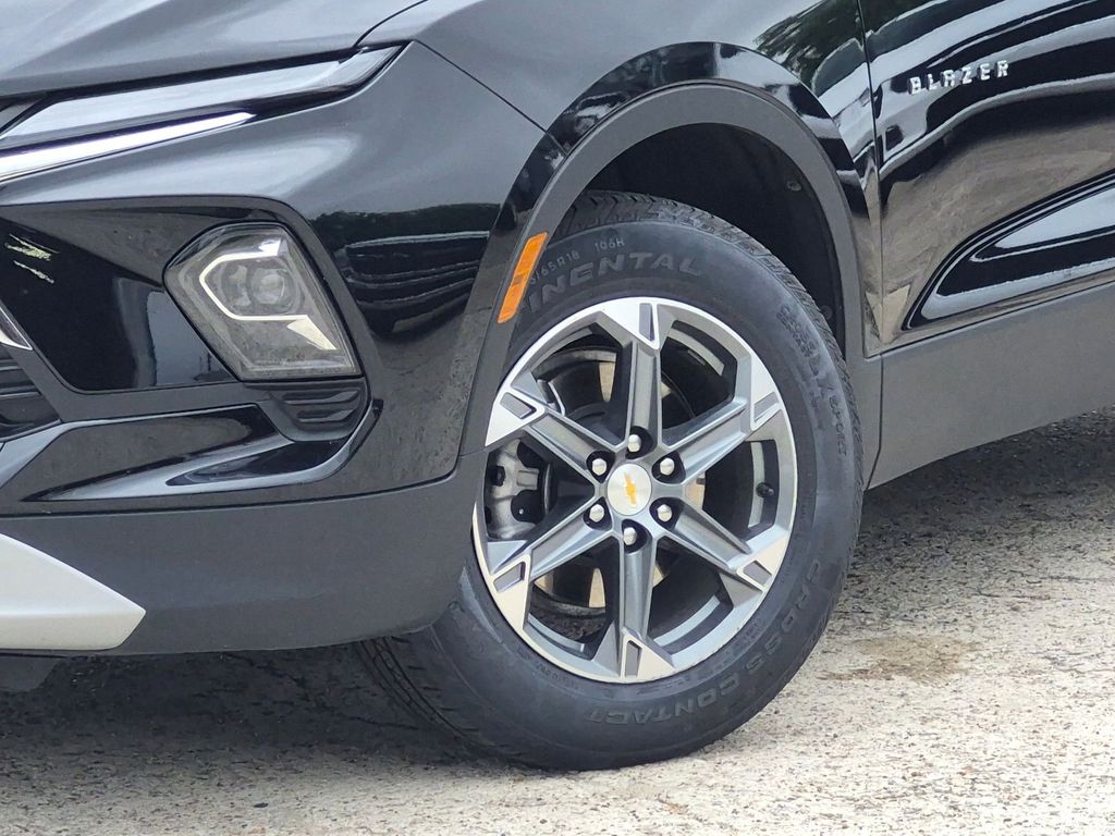 Thumbnail: 2025 Chevrolet Blazer - 30