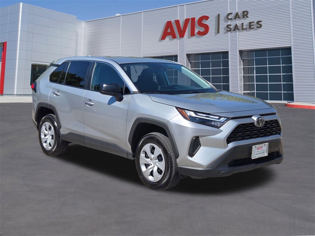 2025 Toyota RAV4 LE photo 2
