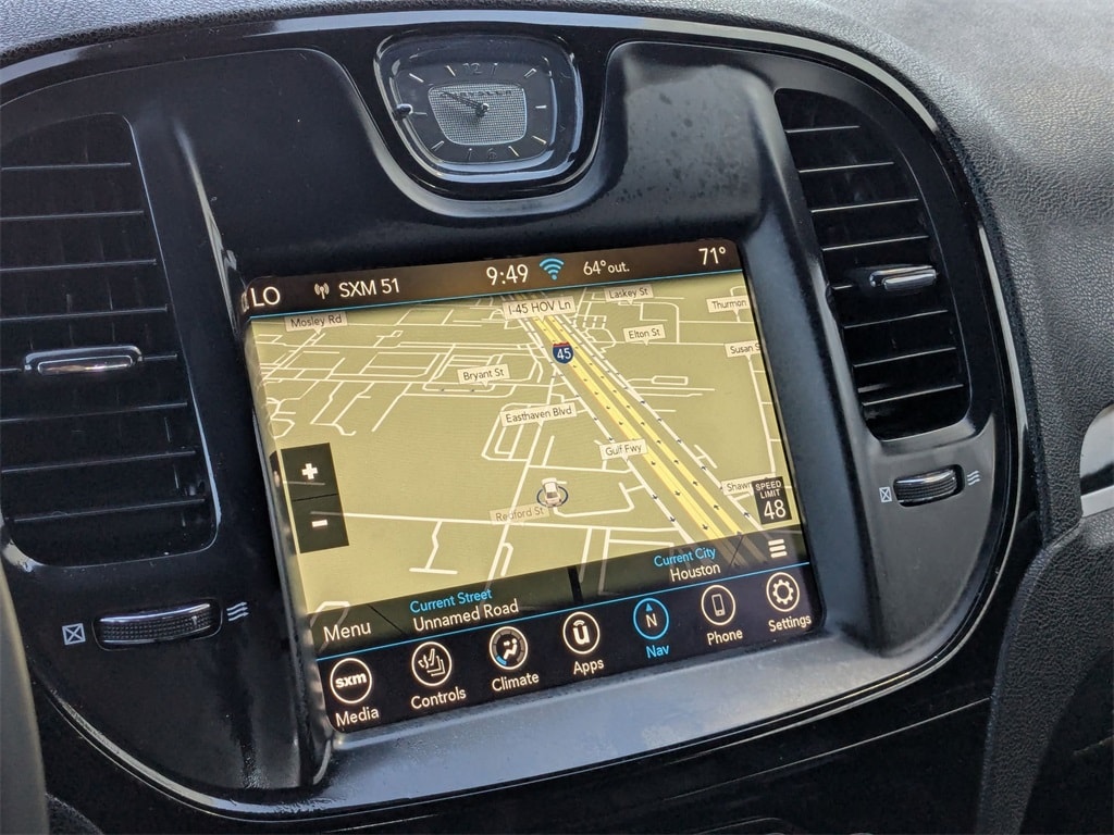 Thumbnail: 2023 Chrysler 300 - 20