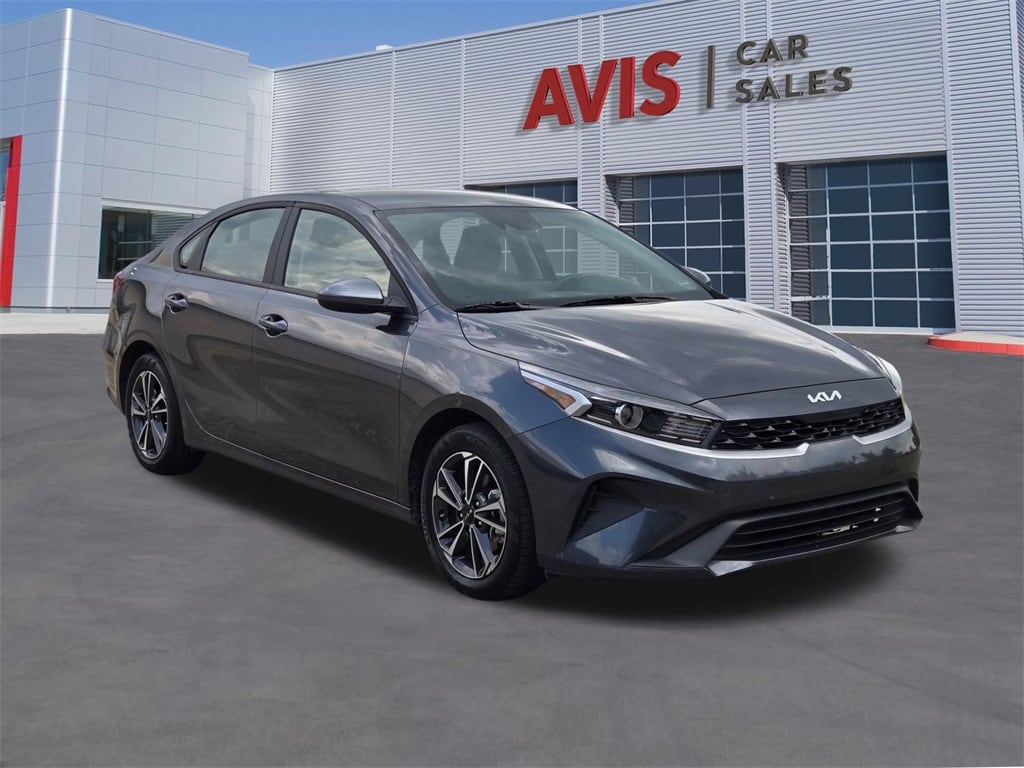 Thumbnail: 2024 Kia Forte - 3