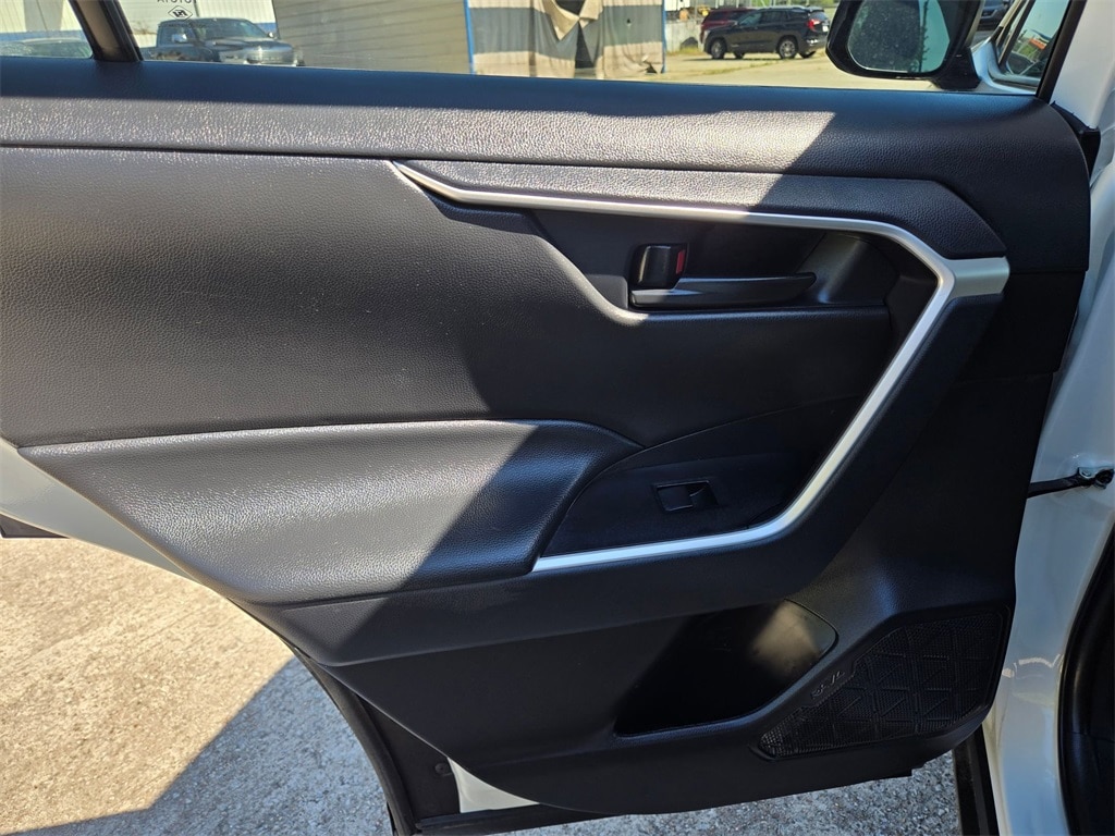 Thumbnail: 2025 Toyota RAV4 - 16