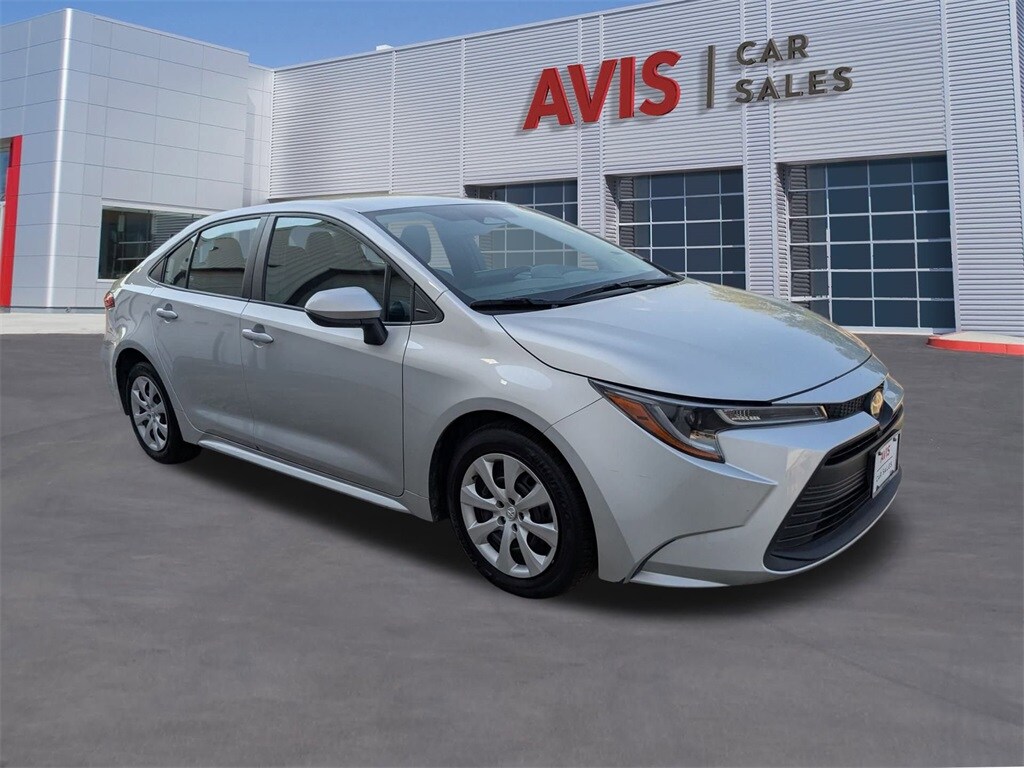 2024 Toyota Corolla LE photo 3