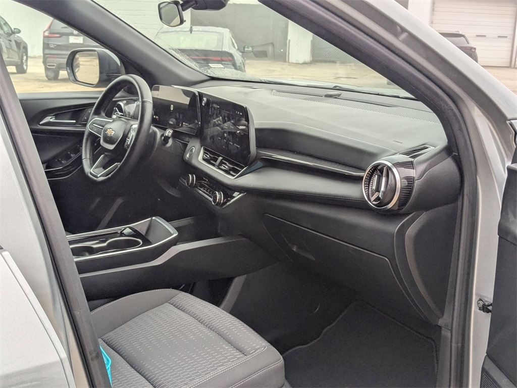 Thumbnail: 2025 Chevrolet Equinox - 31