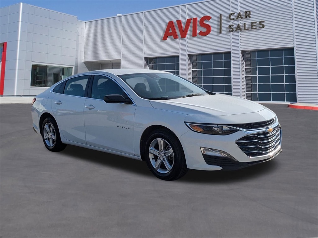 Thumbnail: 2024 Chevrolet Malibu - 3