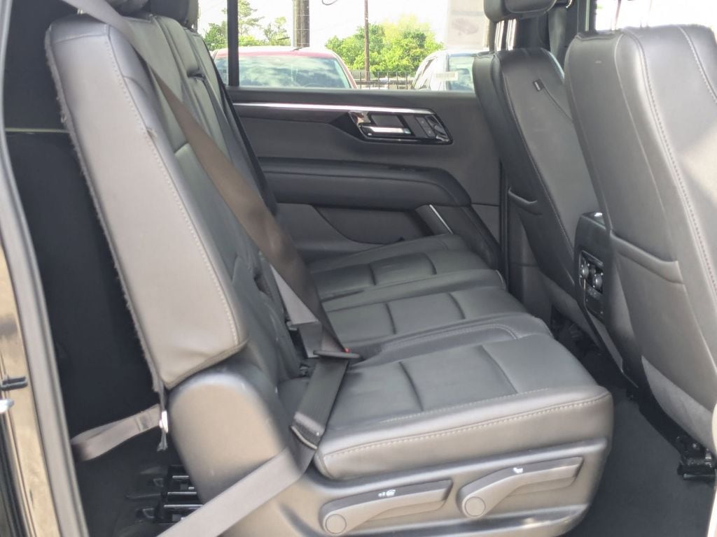 Thumbnail: 2025 Chevrolet Suburban - 29