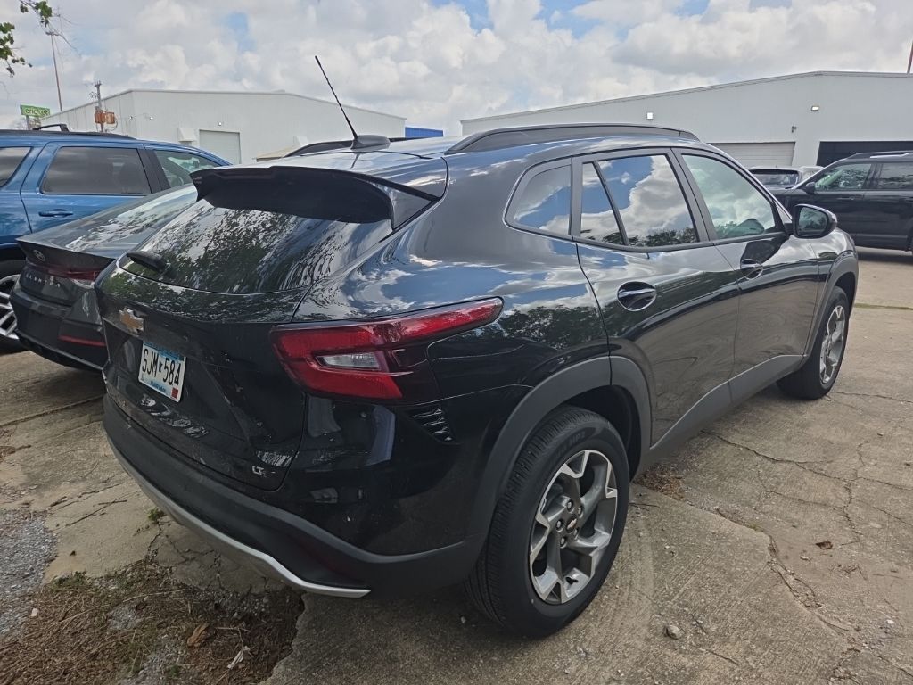 Thumbnail: 2025 Chevrolet Trax - 11