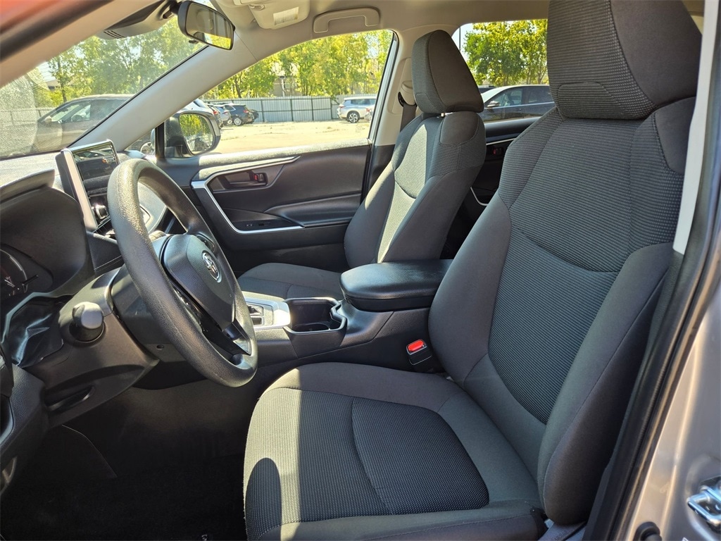 Thumbnail: 2025 Toyota RAV4 - 14