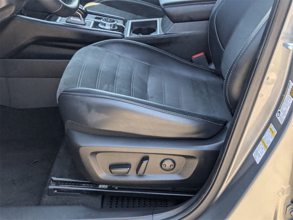 Thumbnail: 2024 Mitsubishi Outlander - 26