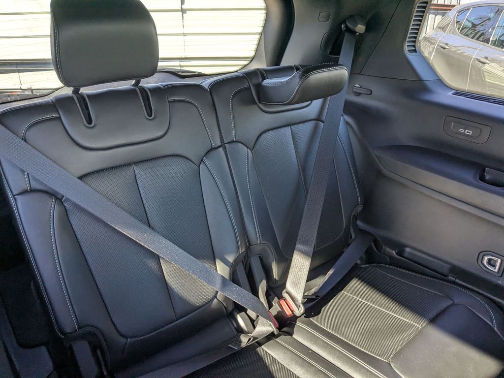 Thumbnail: 2024 Jeep Grand Cherokee L - 30