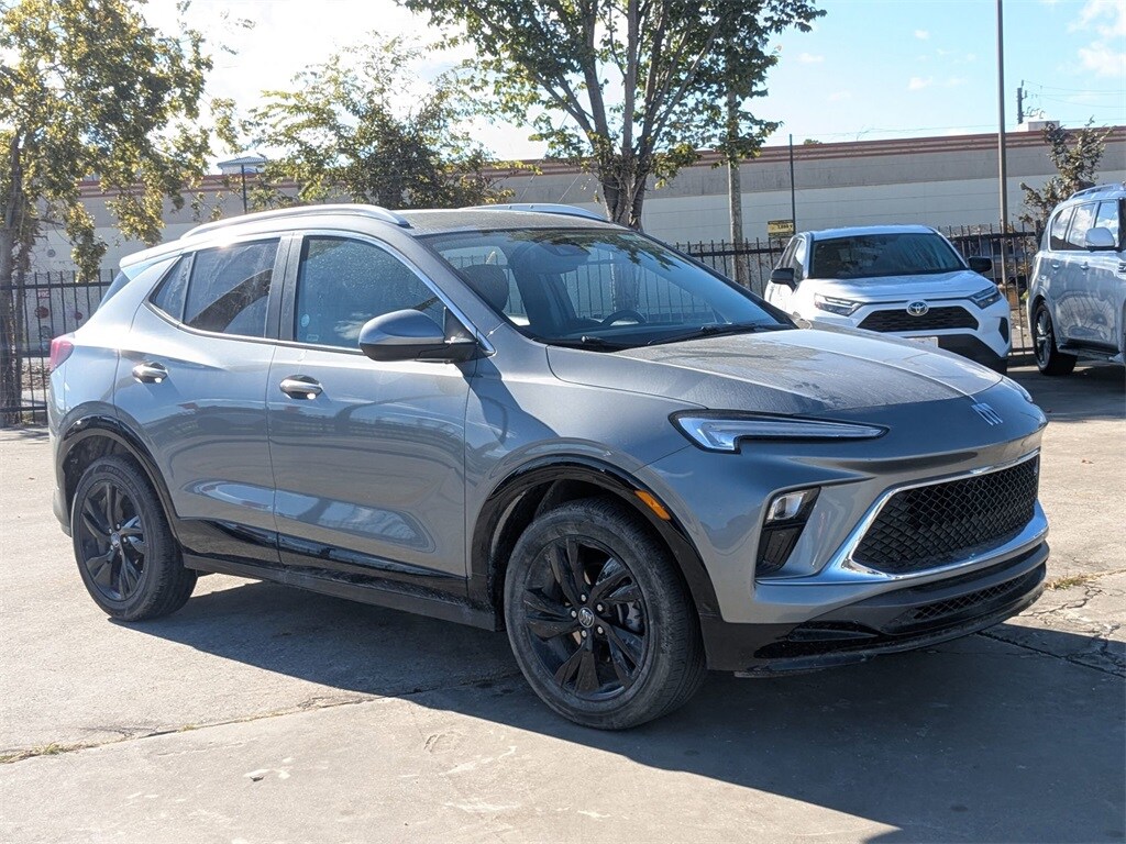 2024 Buick Encore GX Sport Touring photo 2