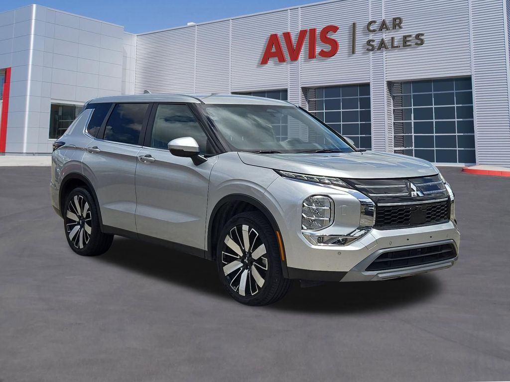 Thumbnail: 2025 Mitsubishi Outlander - 3
