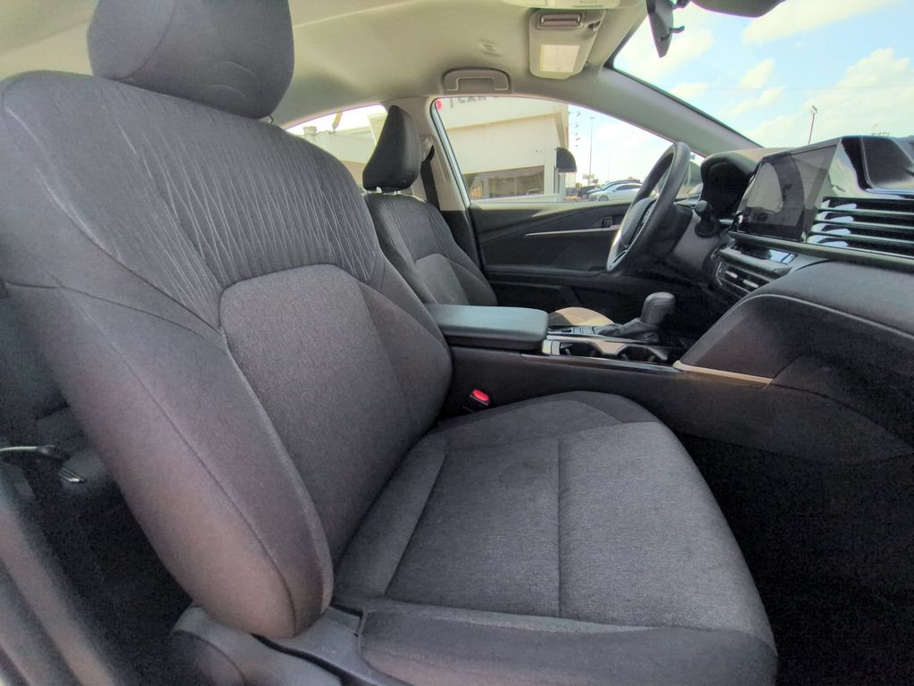 Thumbnail: 2025 Toyota Camry - 30