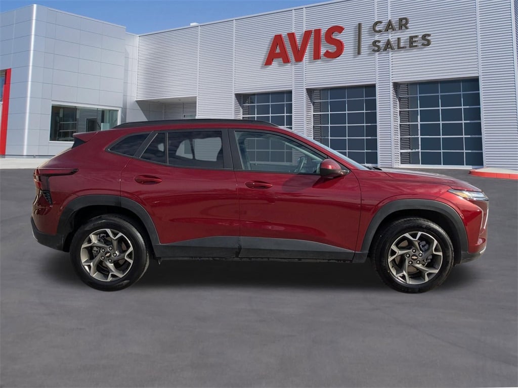 Thumbnail: 2025 Chevrolet Trax - 5