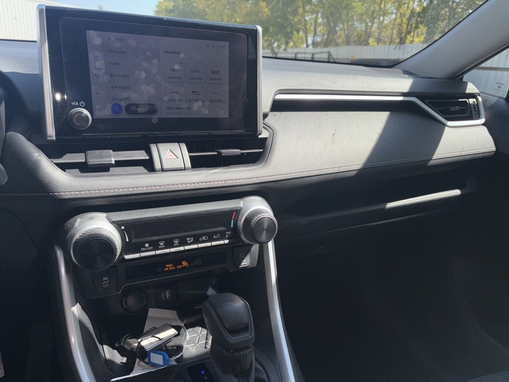 Thumbnail: 2024 Toyota RAV4 - 8