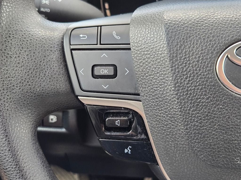 Thumbnail: 2025 Toyota Camry - 20