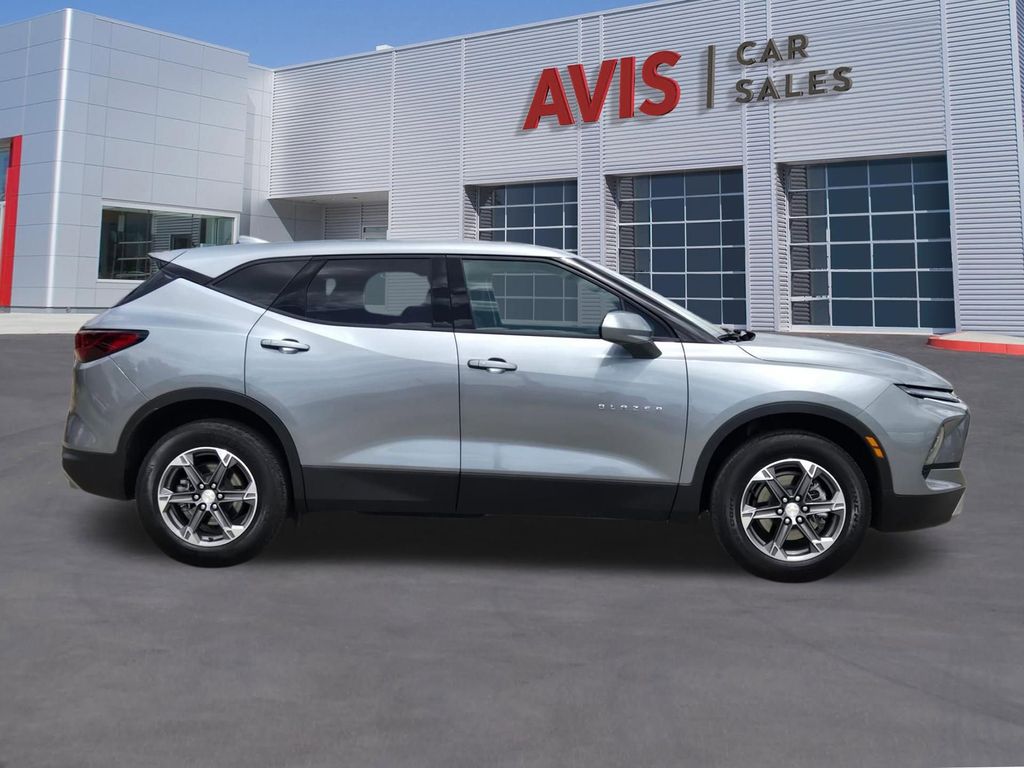 Thumbnail: 2025 Chevrolet Blazer - 5
