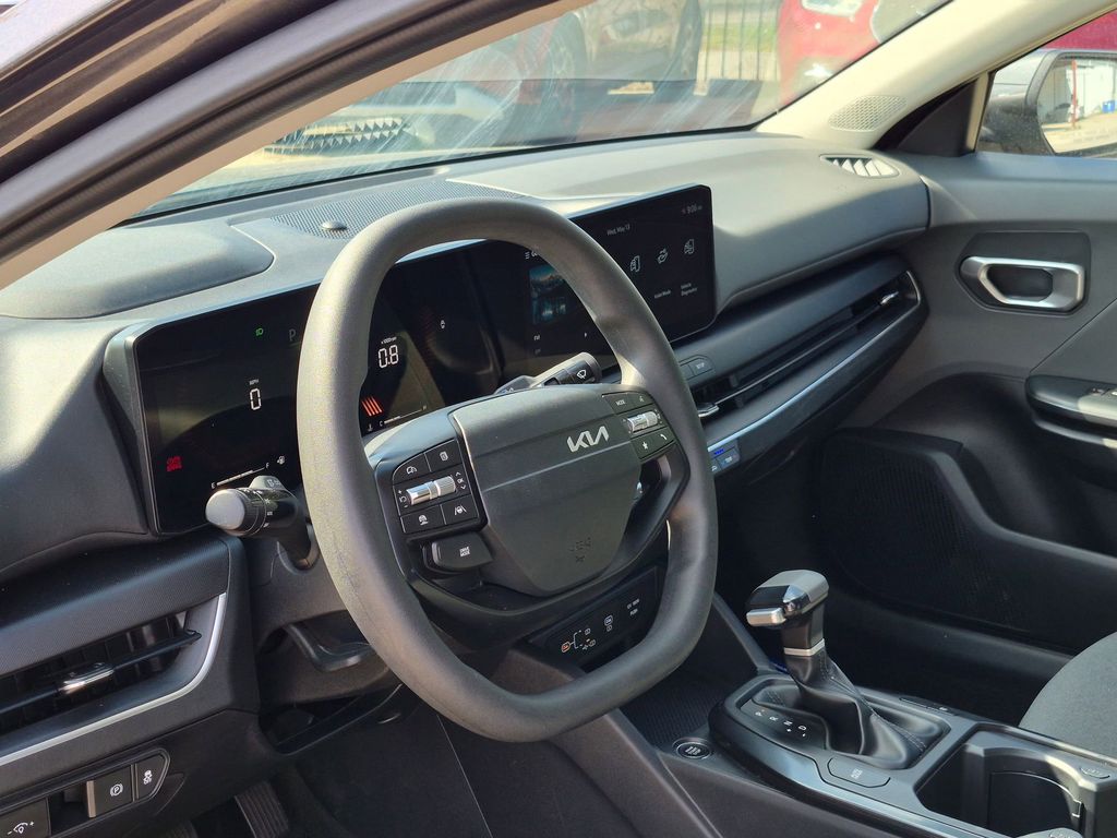 Thumbnail: 2025 Kia K4 - 10