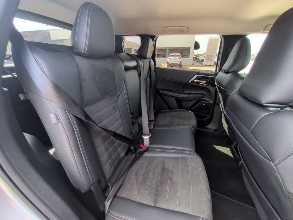 Thumbnail: 2025 Mitsubishi Outlander - 29