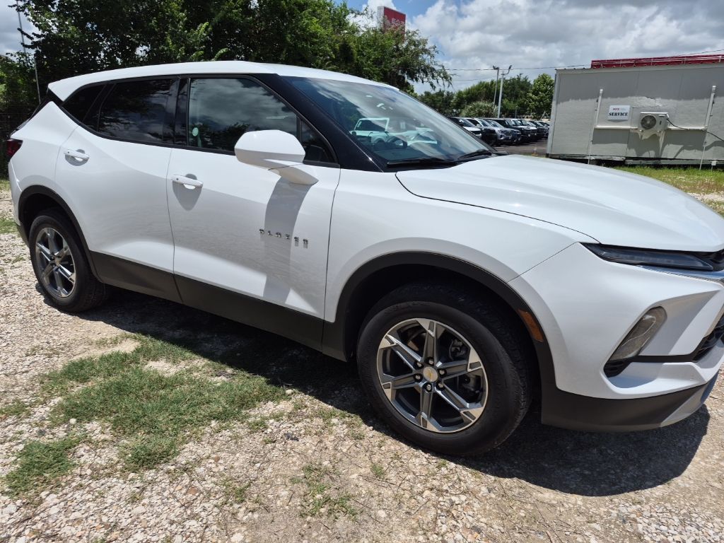 Thumbnail: 2025 Chevrolet Blazer - 4
