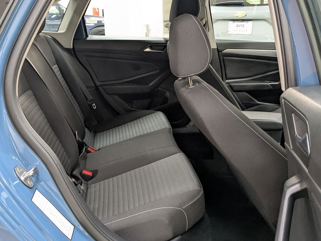 Thumbnail: 2025 Volkswagen Jetta - 27