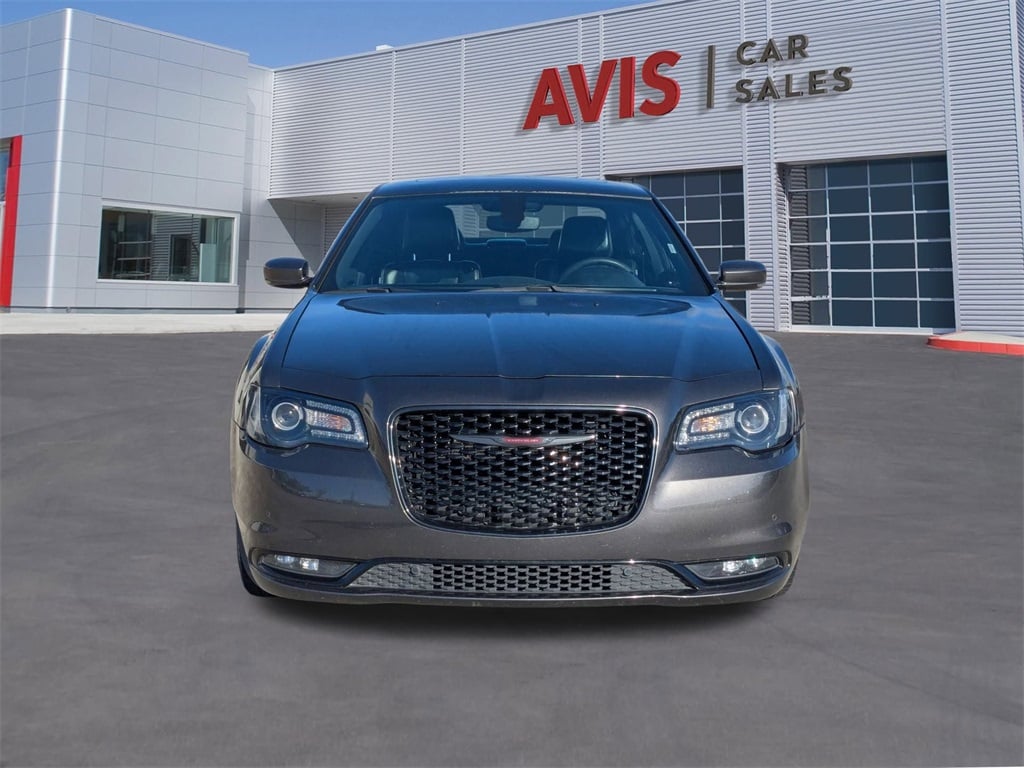 Thumbnail: 2023 Chrysler 300 - 2
