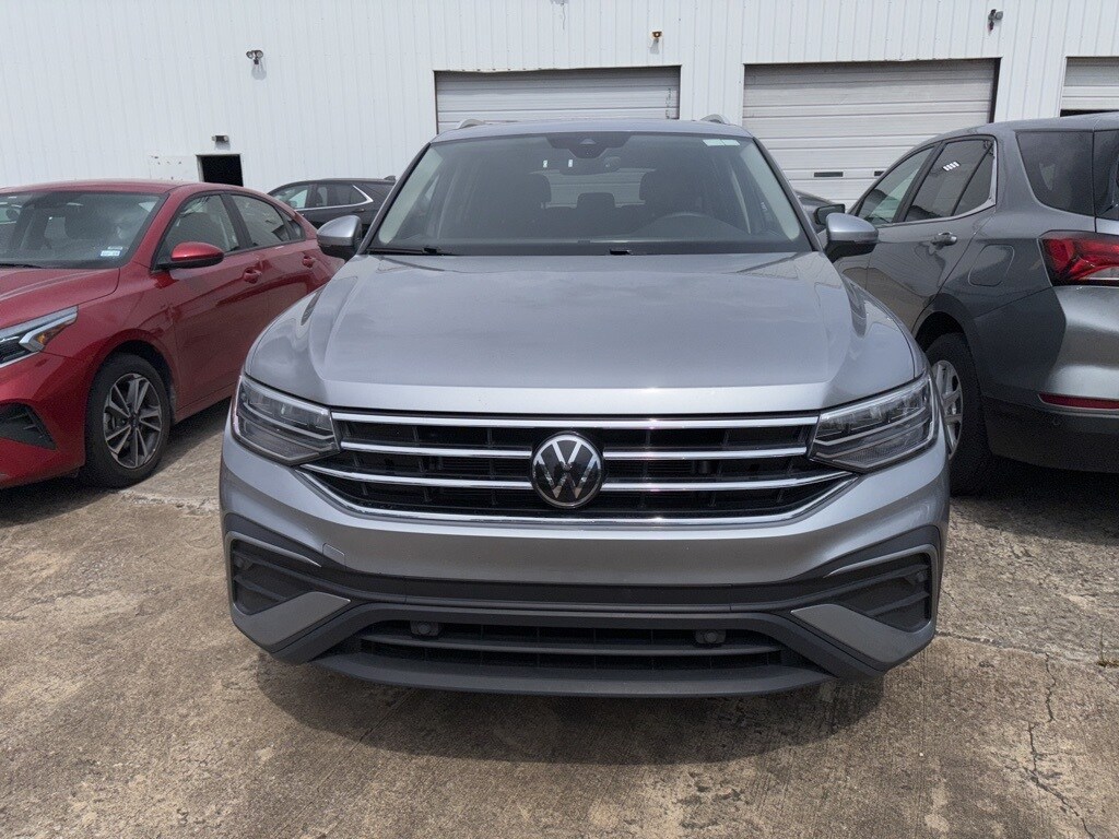 2024 Volkswagen Tiguan SE Wolfsburg Edition photo 2