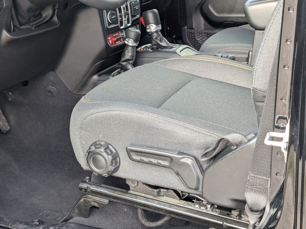 Thumbnail: 2025 Jeep Wrangler - 23