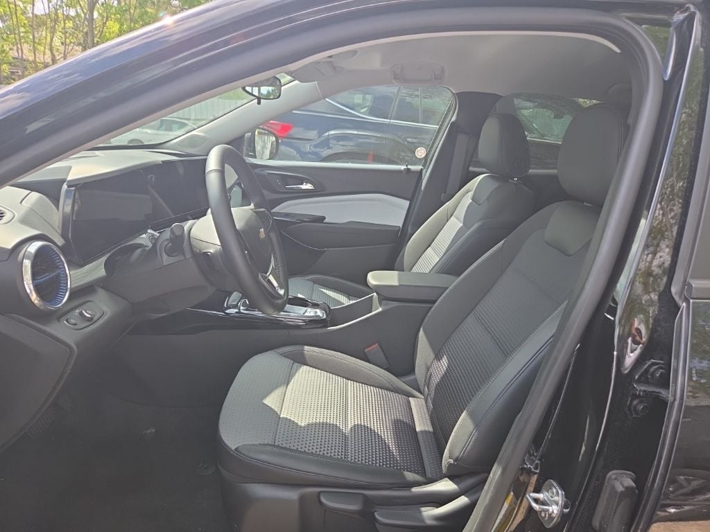 Thumbnail: 2025 Chevrolet Trax - 5