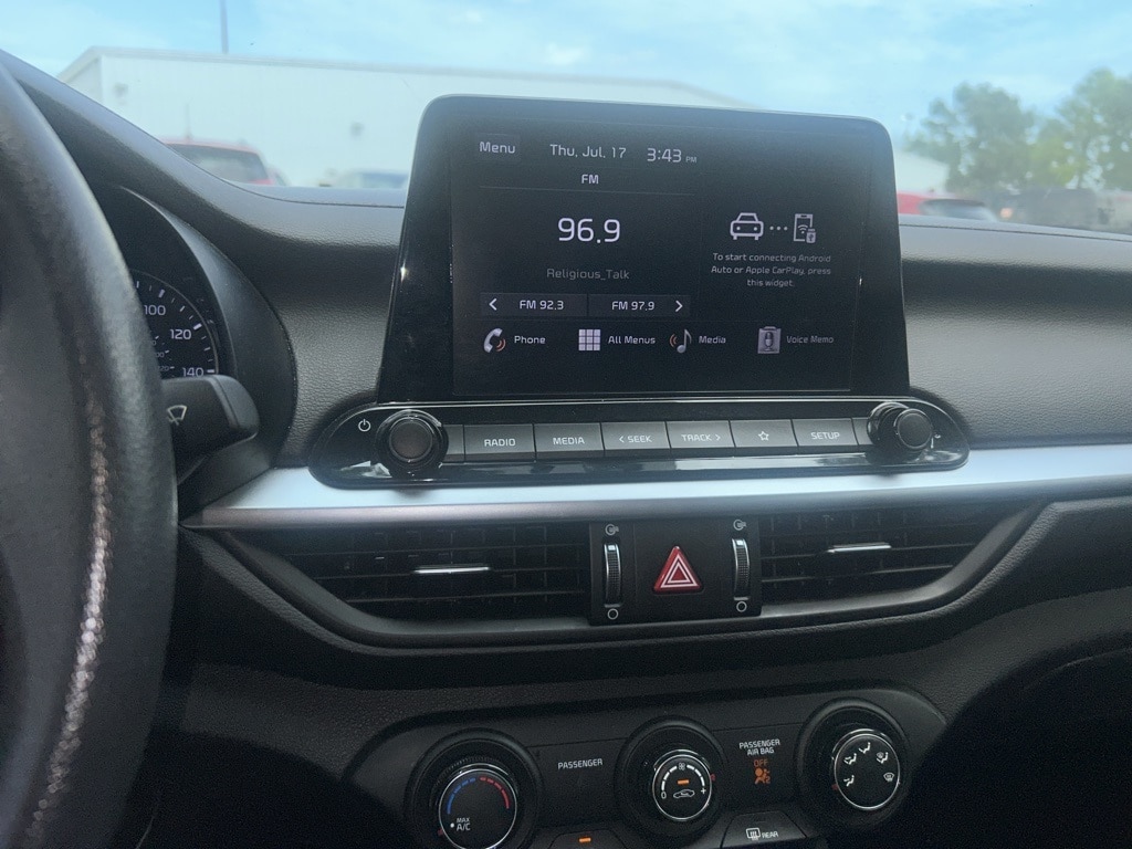 Thumbnail: 2024 Kia Forte - 9