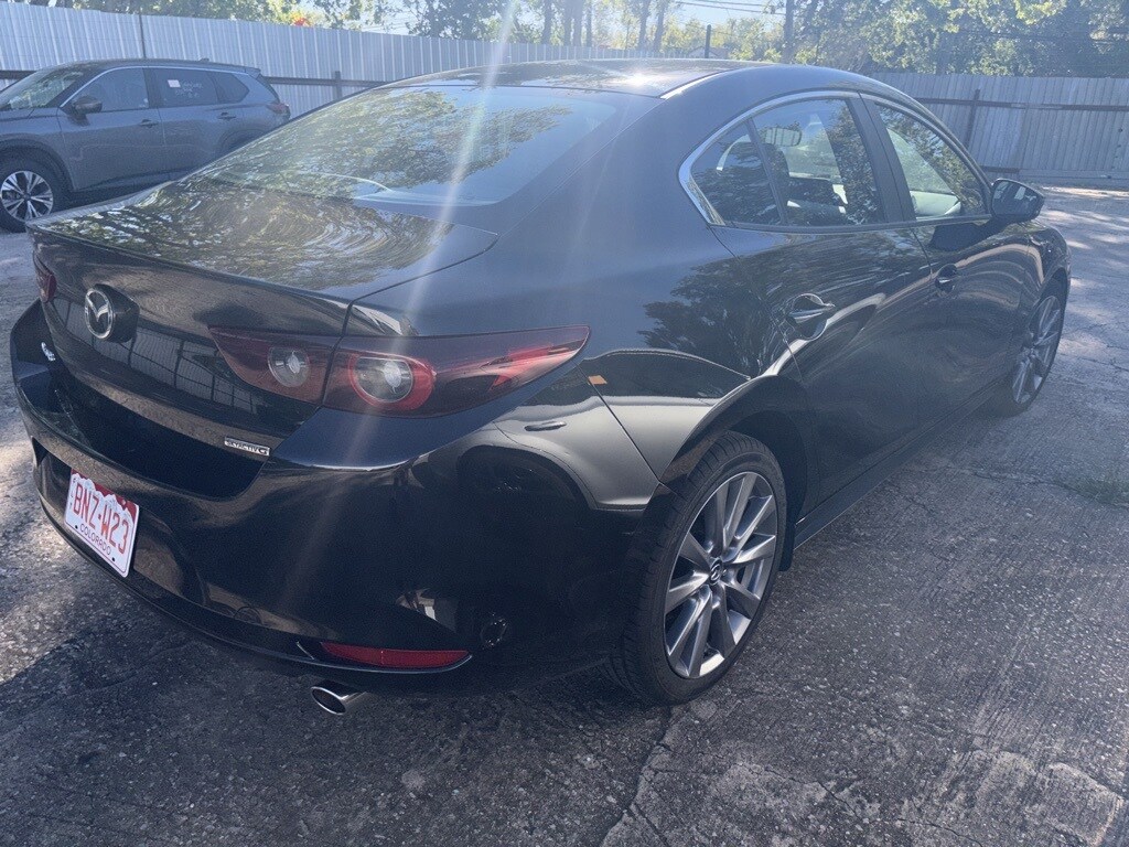 2025 Mazda Mazda3 2.5 s Preferred photo 4