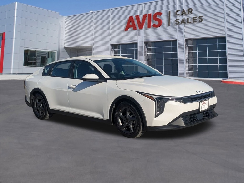 Thumbnail: 2025 Kia K4 - 3