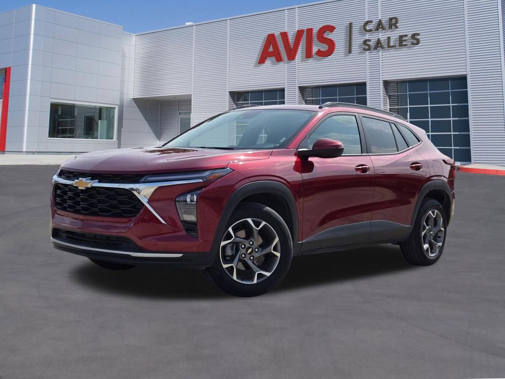2025 Chevrolet Trax LT's photo