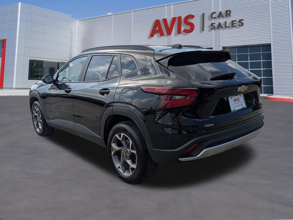 Thumbnail: 2025 Chevrolet Trax - 9